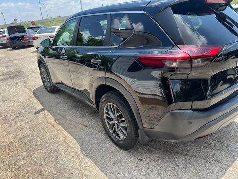 Used 2021 Nissan Rogue S FWD image 6