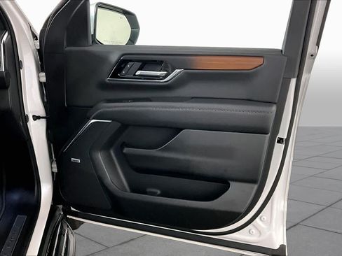Used 2025 GMC Yukon XL Denali w/ LPO, Floor Liner Package AWD/4WD image 22