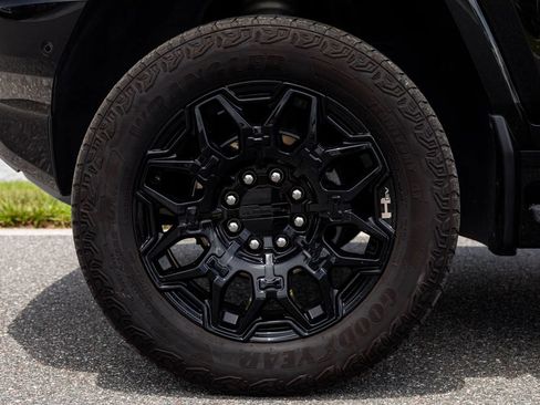 Used 2025 GMC Hummer EV 2X AWD/4WD image 37