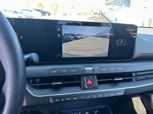 Used 2025 Kia K4 LXS image 22