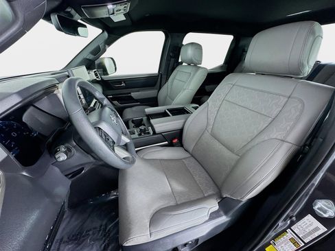 Used 2025 Toyota Tundra Limited image 12