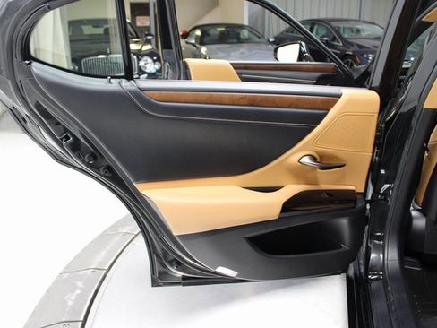 Used 2023 Lexus ES 350 w/ Premium Package image 34