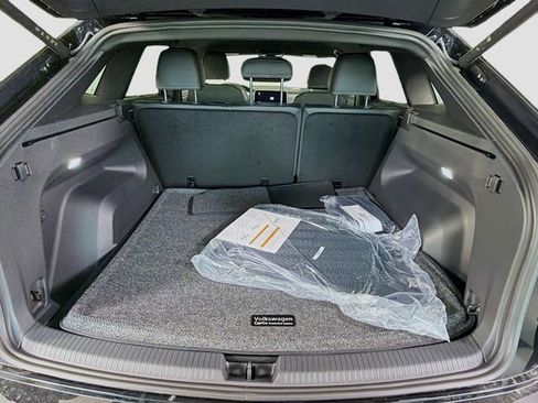 New 2026 Volkswagen Atlas Cross Sport SE FWD image 28