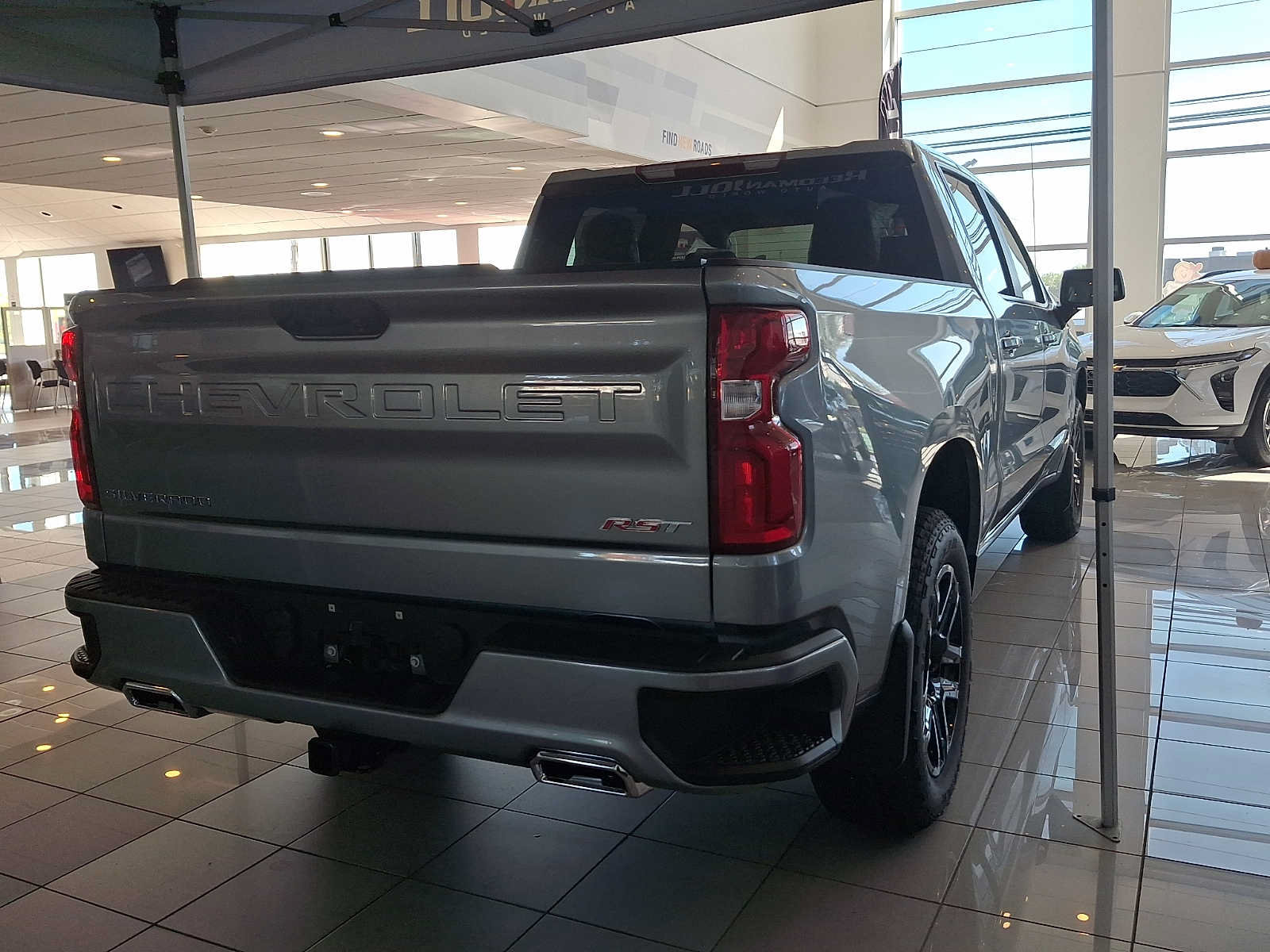 New 2026 Chevrolet Silverado 1500 RST w/ Z71 Off-Road Package AWD/4WD image 4