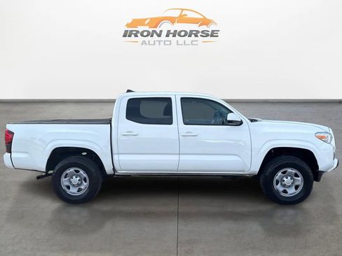 Used 2022 Toyota Tacoma SR image 4