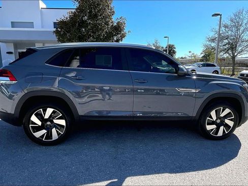 Certified 2024 Volkswagen Atlas Cross Sport SE image 4