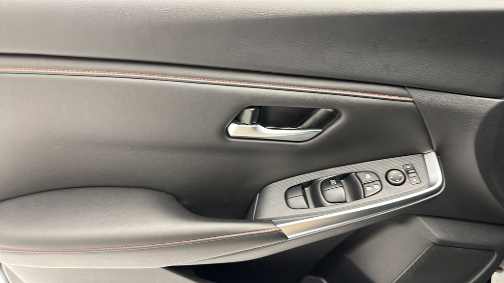 Used 2025 Nissan Sentra SR w/ Midnight Edition FWD image 12