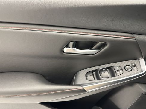 Used 2025 Nissan Sentra SR w/ Midnight Edition FWD image 12