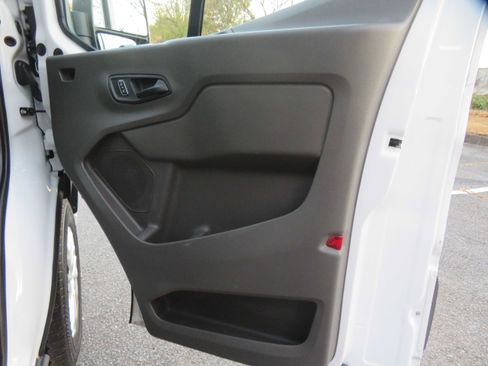 Used 2024 Ford Transit 350 XLT image 31
