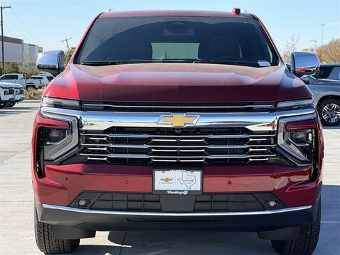 New 2026 Chevrolet Suburban Premier image 7