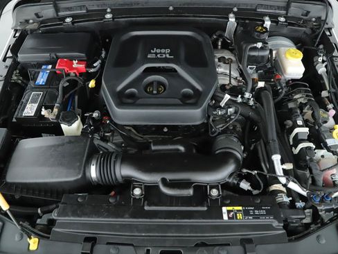 Used 2019 Jeep Wrangler Unlimited Sport S AWD/4WD image 16