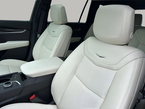 New 2025 Cadillac XT6 Sport w/ Technology Package image 20