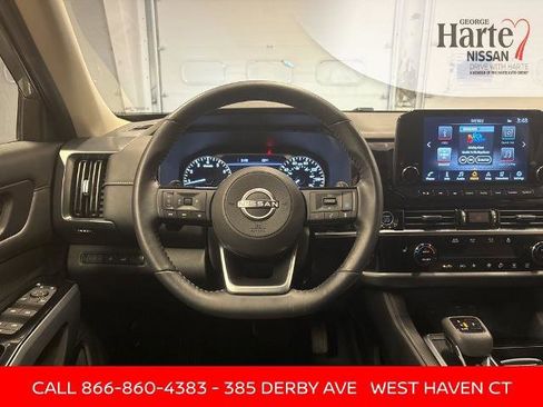 Certified 2023 Nissan Pathfinder SL image 18