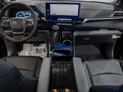 New 2026 Toyota Sienna XLE Woodland Edition image 20