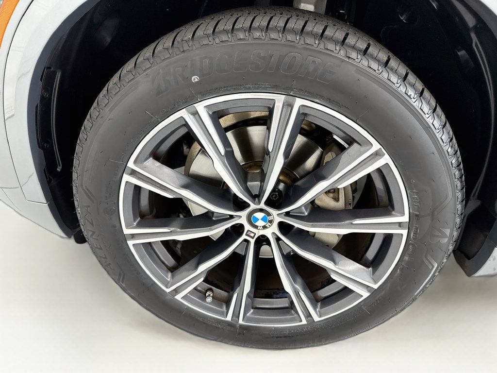 Certified 2024 BMW X5 sDrive40i w/ M Sport Package RWD image 29