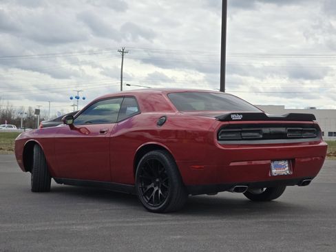 Used 2010 Dodge Challenger R/T image 12
