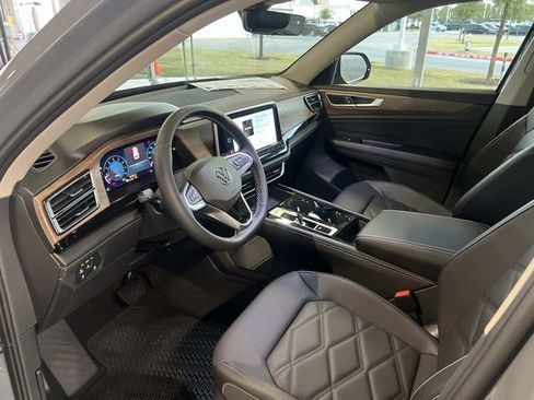 New 2026 Volkswagen Atlas SE FWD image 12