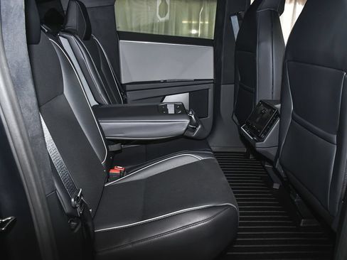 Used 2025 Tesla Cybertruck AWD Crew Cab image 57