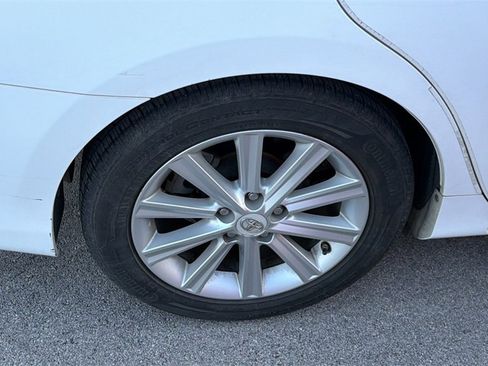 Used 2012 Toyota Camry XLE image 9