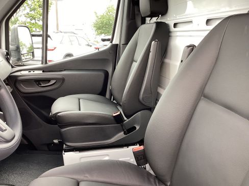 Used 2024 Mercedes-Benz Sprinter 3500 image 12
