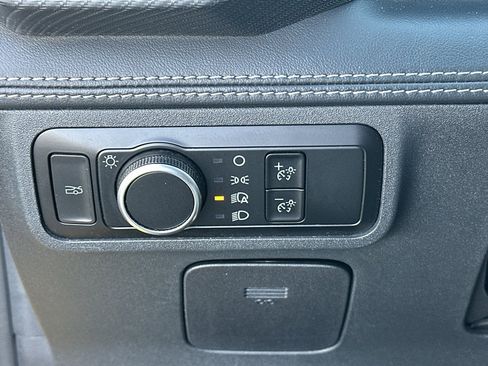 Used 2024 Ford Mustang Premium image 25