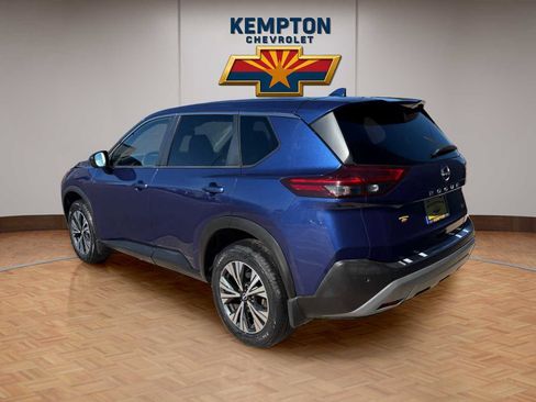 Used 2023 Nissan Rogue SV image 4