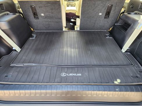 Used 2023 Lexus GX 460 Premium image 32