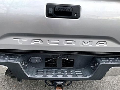 Used 2019 Toyota Tacoma SR5 image 24