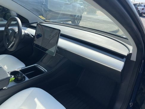 Used 2021 Tesla Model 3 Standard Range Plus image 31
