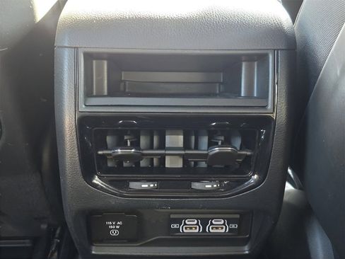 Used 2024 Jeep Grand Cherokee Altitude AWD/4WD image 31