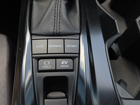 Used 2025 Toyota Camry LE w/ Convenience Package FWD image 24