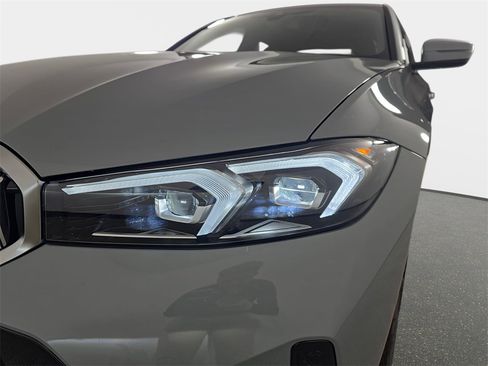 New 2026 BMW 330i xDrive Sedan w/ M Sport Package image 33