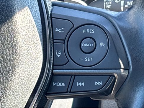 Used 2023 Toyota Camry SE w/ Convenience Package image 15