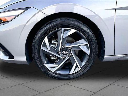 Used 2024 Hyundai Elantra Limited FWD image 10
