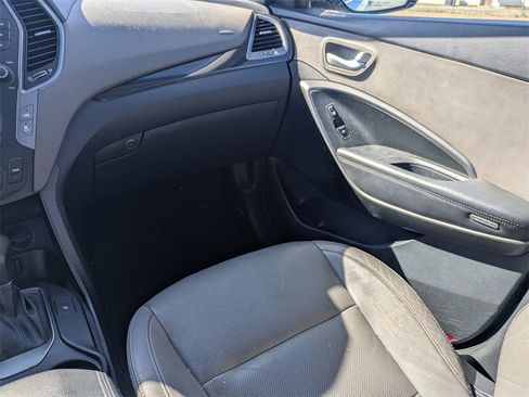 Used 2015 Hyundai Santa Fe Limited image 19