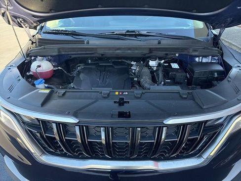 Certified 2023 Kia Carnival LX image 42