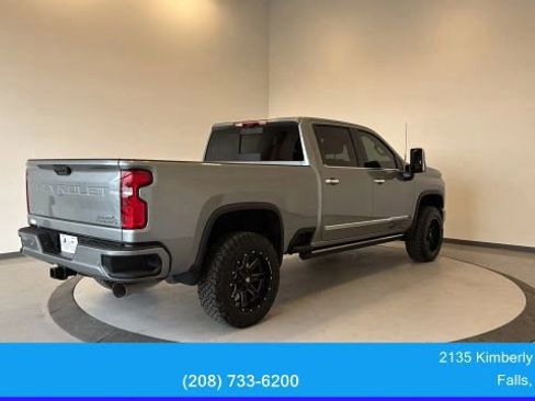 Used 2024 Chevrolet Silverado 3500 High Country w/ High Country Premium Package image 7