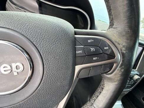 Used 2018 Jeep Grand Cherokee Limited AWD/4WD image 15