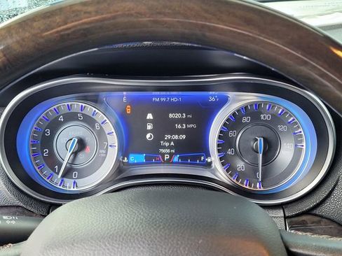 Used 2019 Chrysler 300 Limited RWD image 22