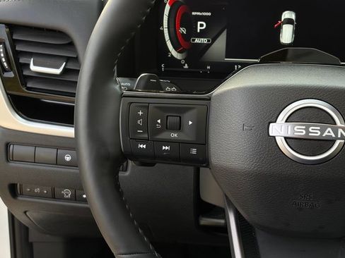 Certified 2025 Nissan Rogue SL w/ Tech Package AWD/4WD image 16