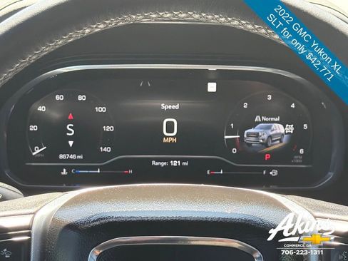 Used 2022 GMC Yukon XL SLT w/ SLT Premium Package image 27