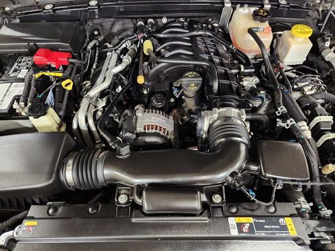 Used 2022 Jeep Gladiator Sport image 49