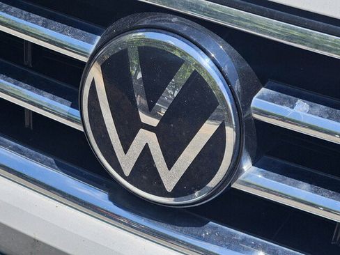 Used 2023 Volkswagen Tiguan SE FWD image 30
