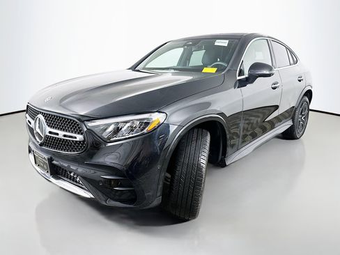 Certified 2025 Mercedes-Benz GLC 300 4MATIC image 3