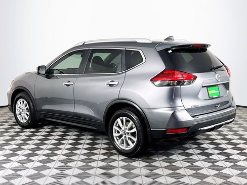 Used 2017 Nissan Rogue SV w/ SV Premium Package image 6