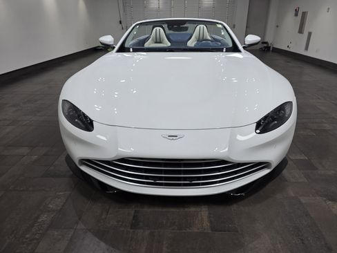 Used 2022 Aston Martin V8 Vantage Roadster image 7