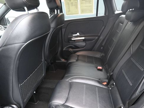 Used 2022 Mercedes-Benz GLA 250 4MATIC image 10