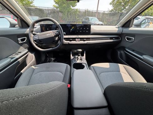 Used 2025 Kia K4 FWD image 28