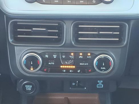 Used 2024 Ford Maverick Lariat image 14