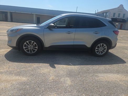 Used 2022 Ford Escape SE w/ Convenience Package FWD image 8